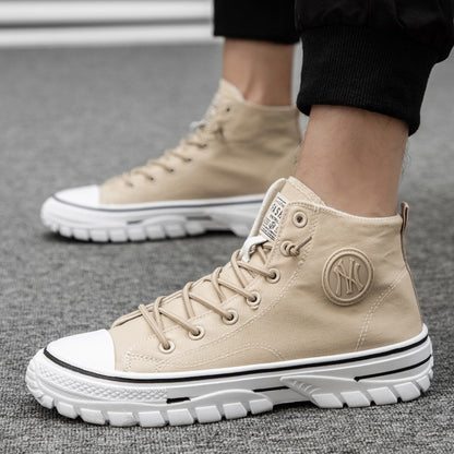 Hohe Segeltuchschuhe
